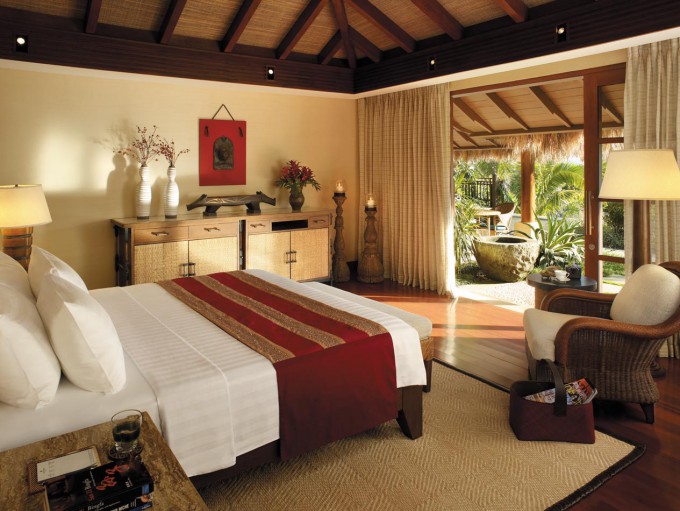 Boracay - Shangri-la-Pool-Villa-Masters-Bed-Room