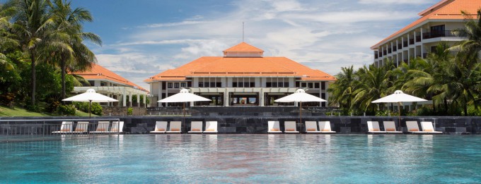 Pullman Danang Beach Resort Вид на отель