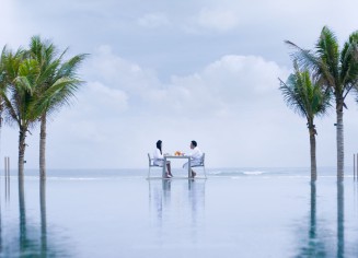FUSION 2 POOLSIDE DINING