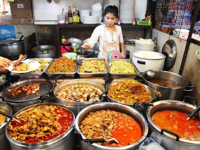 1387103-bangkokstreetmarketfood-1492506153
