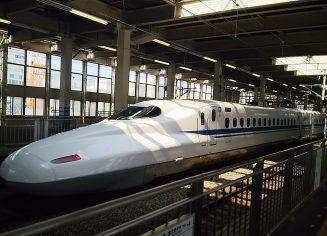 bullet-train-1918480_1280